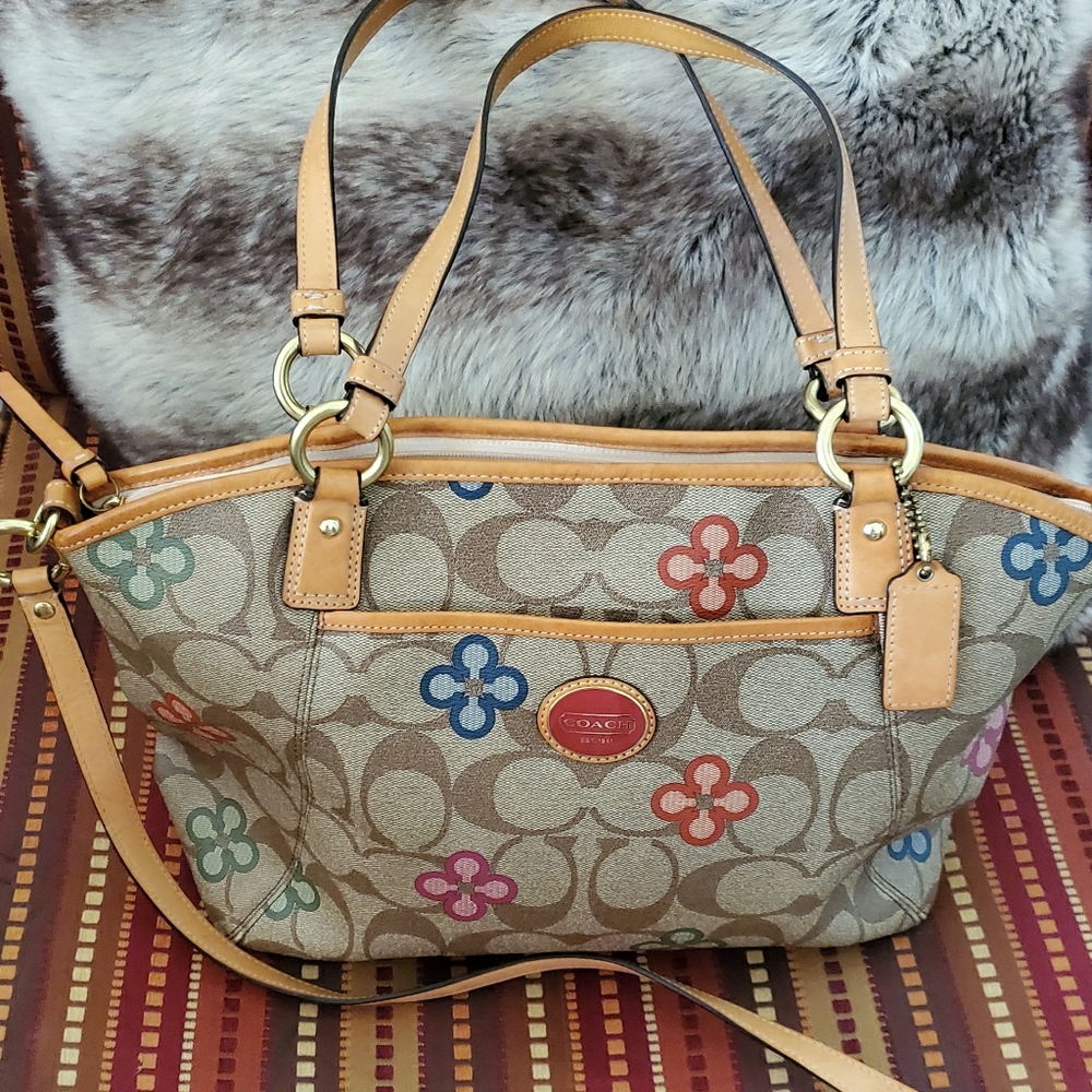 Coach shoulder bag